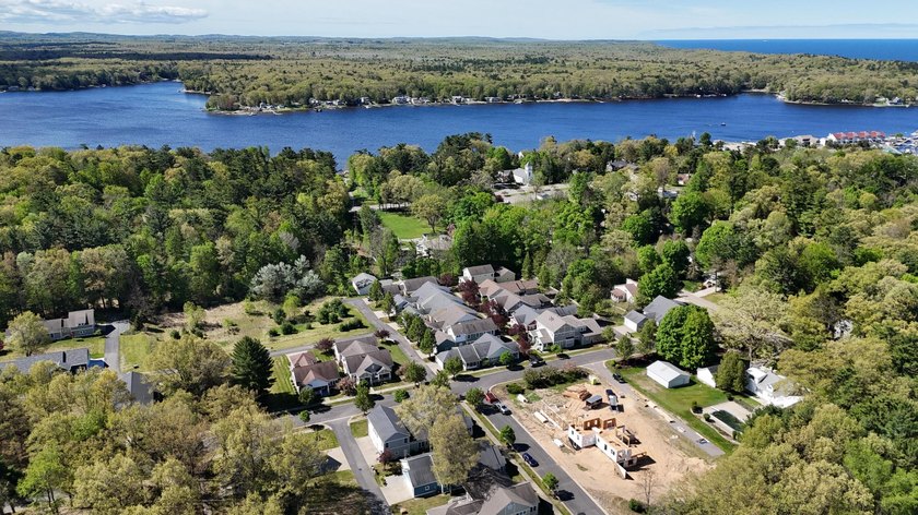 Welcome to The Cottages at Lites Woods in beautiful Pentwater -- - photo 36