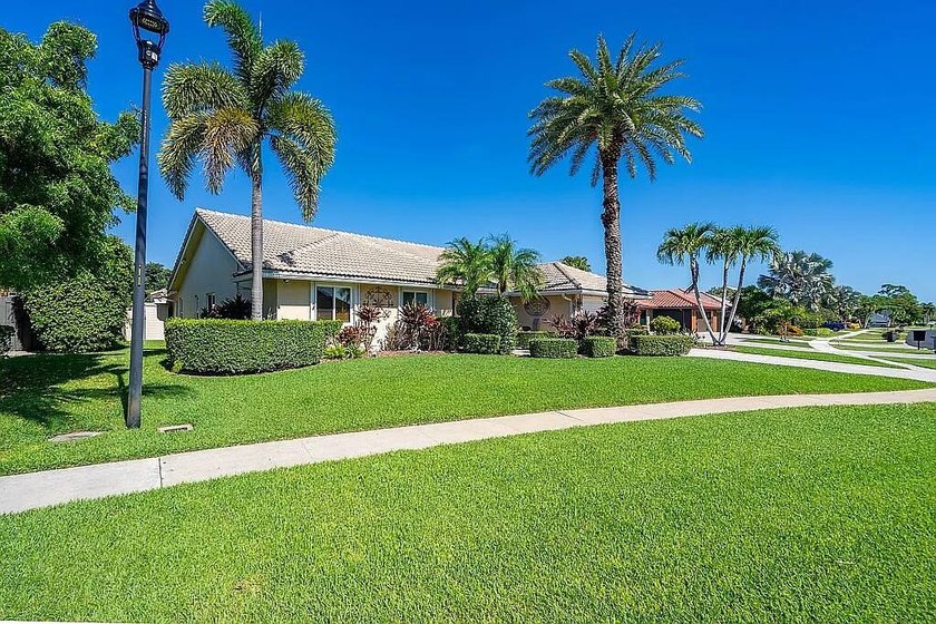 Welcome to 22373 Ensenada Way a spacious and beautifully - photo 6