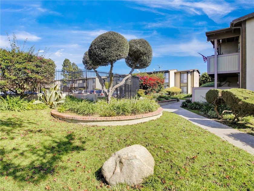 Handyman's Special in Prime Torrance Location - Priced to Sell - photo 2