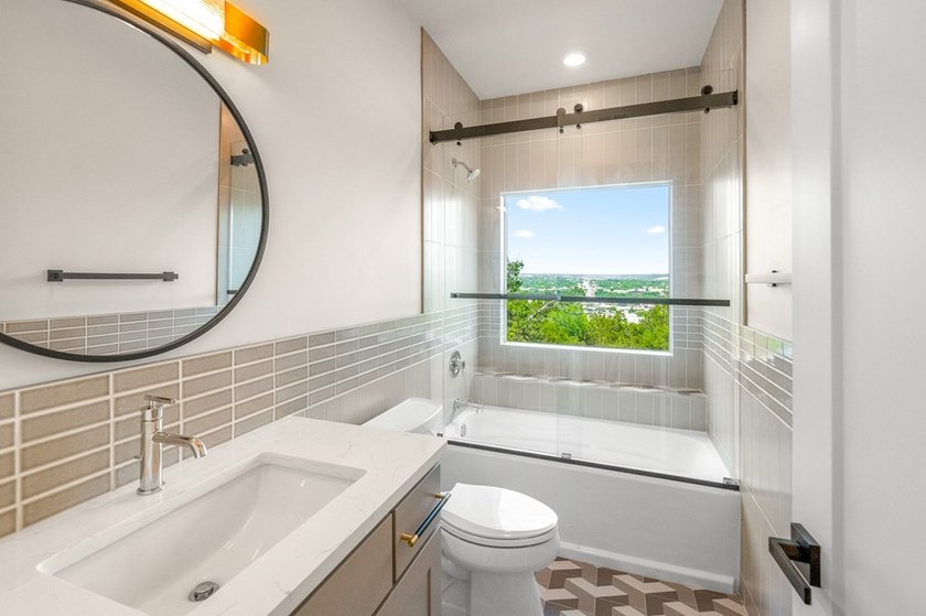 Views for Days! New construction 4bed/5.5 bath, on 1.07 acres - photo 25