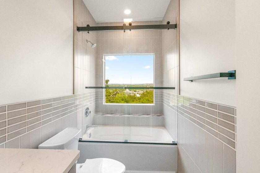 Views for Days! New construction 4bed/5.5 bath, on 1.07 acres - photo 27