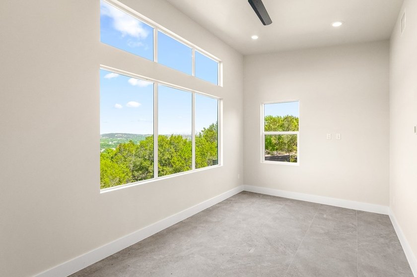 Views for Days! New construction 4bed/5.5 bath, on 1.07 acres - photo 34