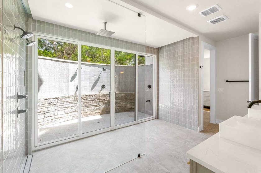 Views for Days! New construction 4bed/5.5 bath, on 1.07 acres - photo 35