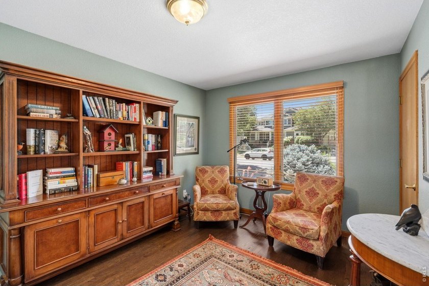 Paradise Found! Welcome to this beautifully maintained two-story - photo 13