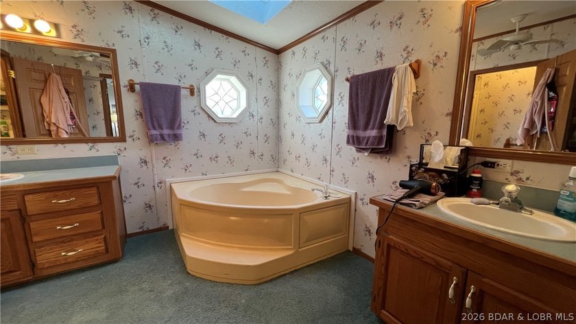 Discover the perfect blend of privacy and convenience with this - photo 37