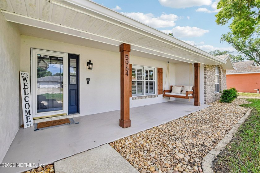 Welcome to this beautifully updated 3-bedroom, 2-bath home - photo 4