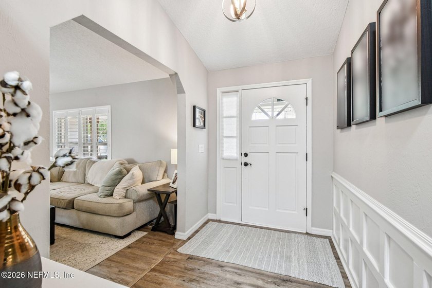 Welcome to this beautifully updated 3-bedroom, 2-bath home - photo 5