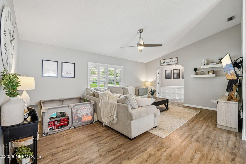Welcome to this beautifully updated 3-bedroom, 2-bath home - photo 8
