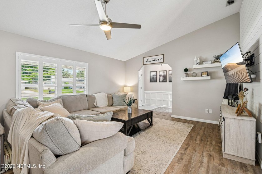 Welcome to this beautifully updated 3-bedroom, 2-bath home - photo 9