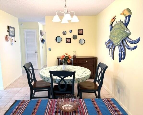 Well maintained end condo in section 2 w/lower monthly condo - photo 4