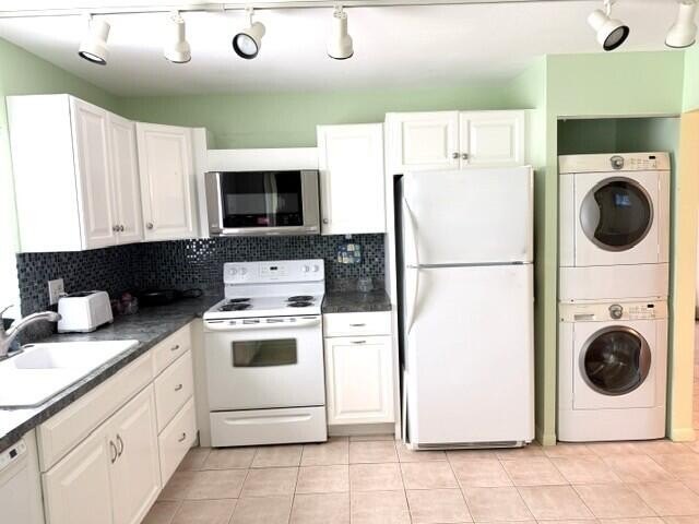 Well maintained end condo in section 2 w/lower monthly condo - photo 6