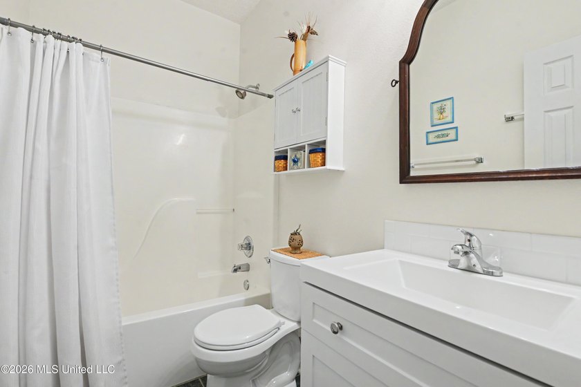 This Fabulous Home has so Many Custom Upgrades and Renovations!! - photo 12