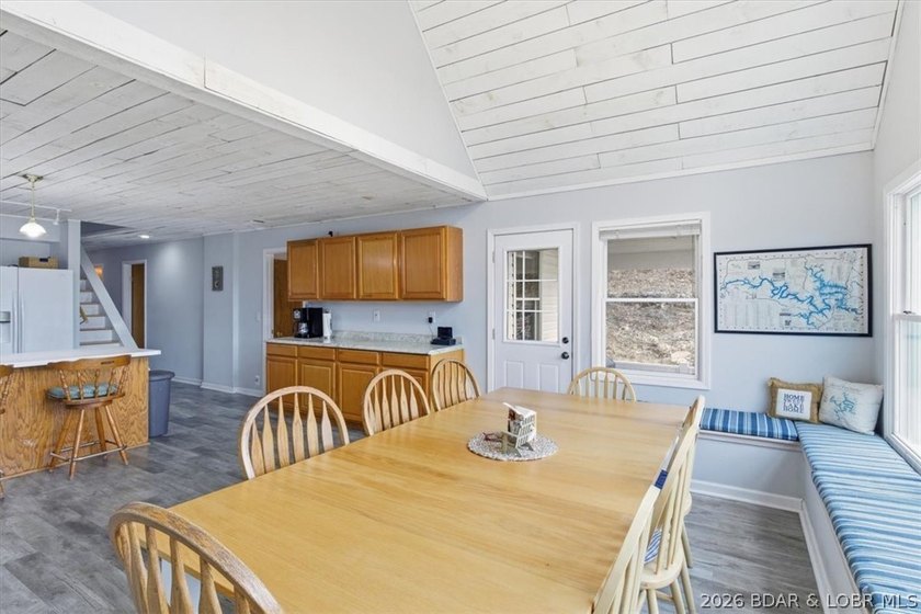 Welcome to your lakefront retreat in coveted Indian Creek Cove - photo 16