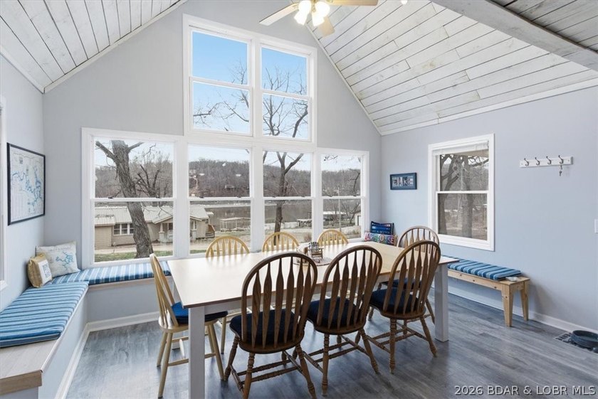 Welcome to your lakefront retreat in coveted Indian Creek Cove - photo 18