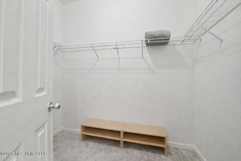 This Fabulous Home has so Many Custom Upgrades and Renovations!! - photo 20