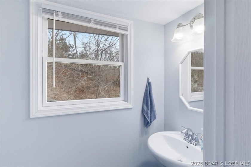 Welcome to your lakefront retreat in coveted Indian Creek Cove - photo 37