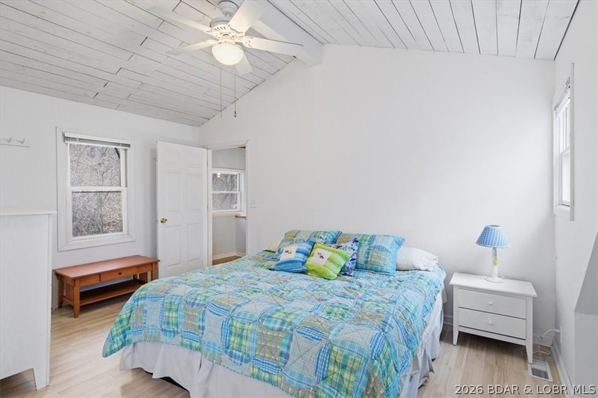 Welcome to your lakefront retreat in coveted Indian Creek Cove - photo 49