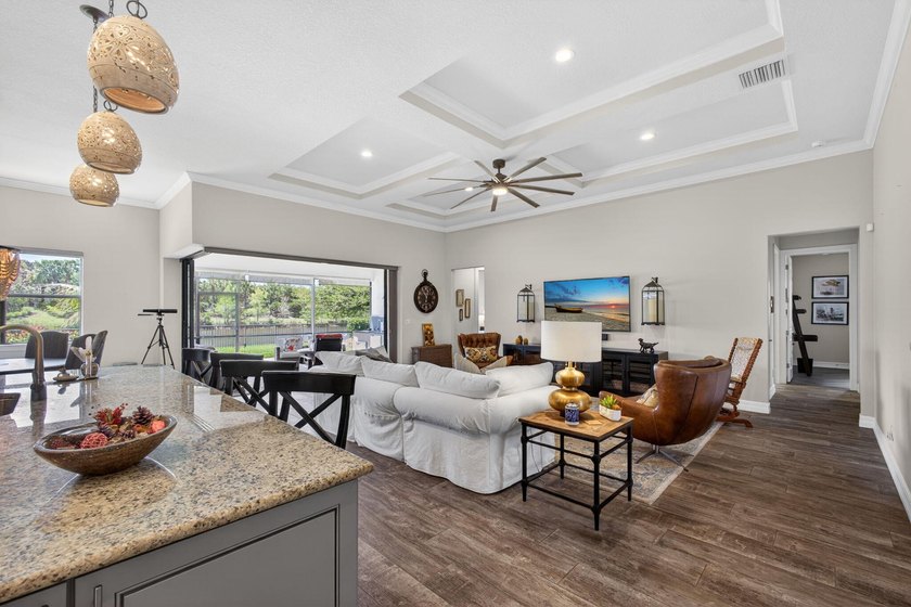 Welcome to your own slice of paradise in this beautifully - photo 16
