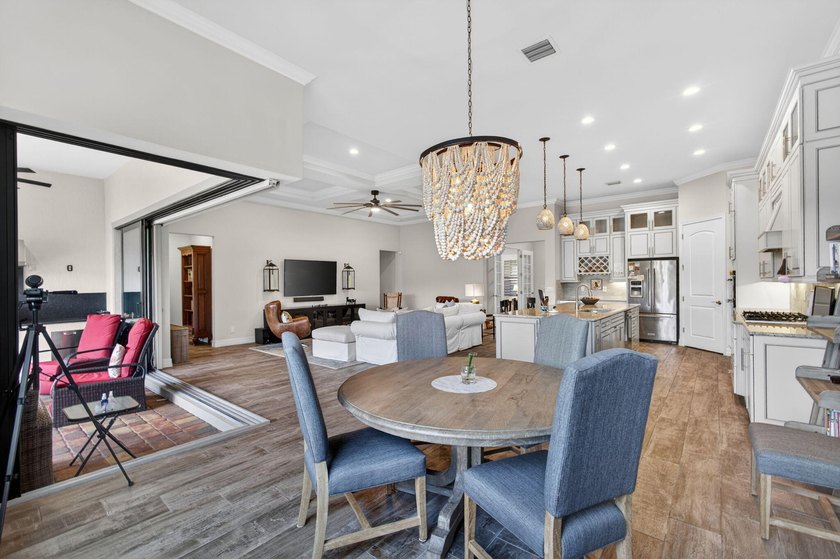 Welcome to your own slice of paradise in this beautifully - photo 20