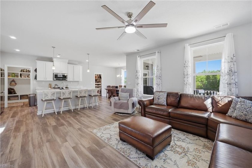 Your new home in Hickory awaits! Expertly crafted by Kirbor - photo 3