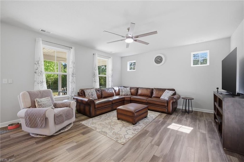 Your new home in Hickory awaits! Expertly crafted by Kirbor - photo 6