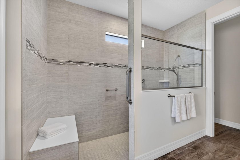 Welcome to your own slice of paradise in this beautifully - photo 36