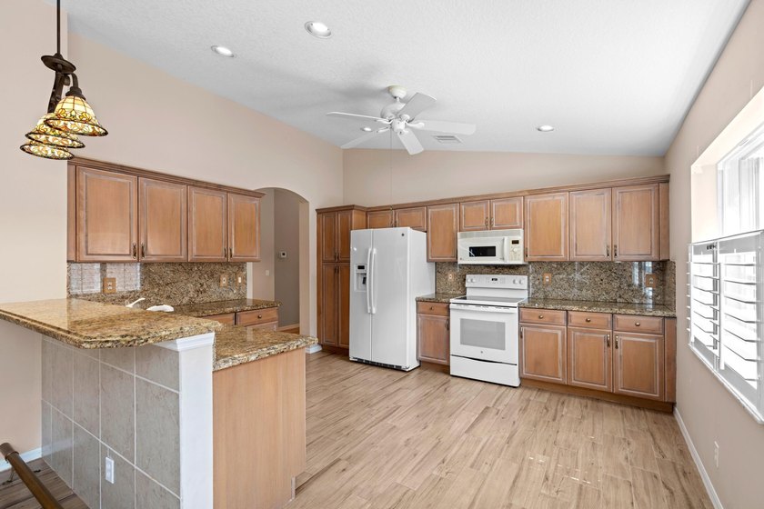 ABSOLUTELY GORGEOUS SINGLE STORY HOME | HIGHLY PRESTIGIOUS 55+ - photo 9