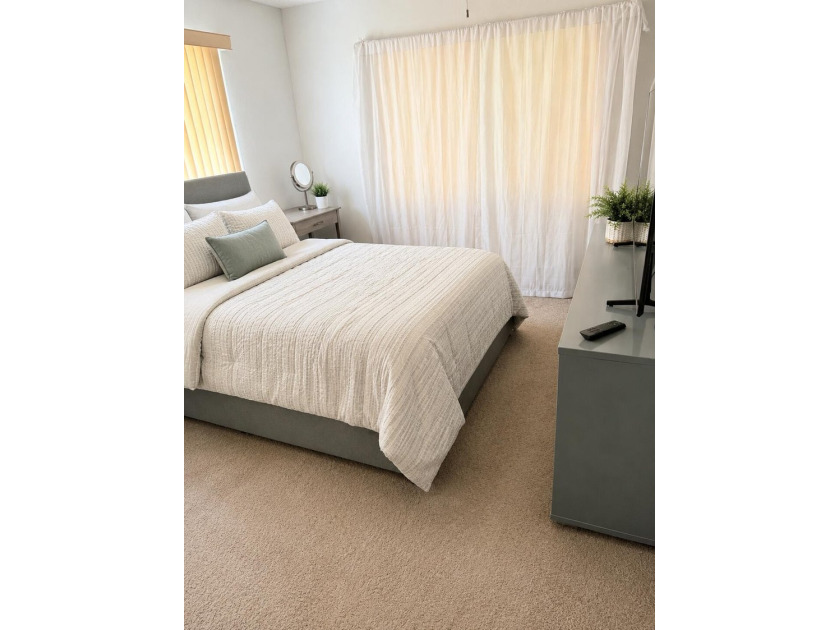 FIRST FLOOR CORNER GEM IN AN ACTIVE 55 + COMMUNITY !!! ENJOY - photo 3
