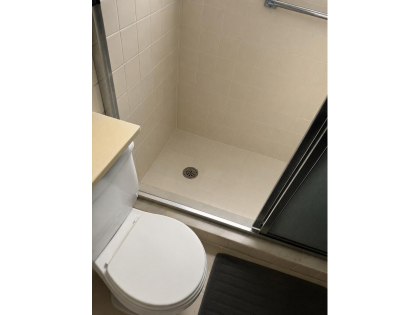 FIRST FLOOR CORNER GEM IN AN ACTIVE 55 + COMMUNITY !!! ENJOY - photo 7