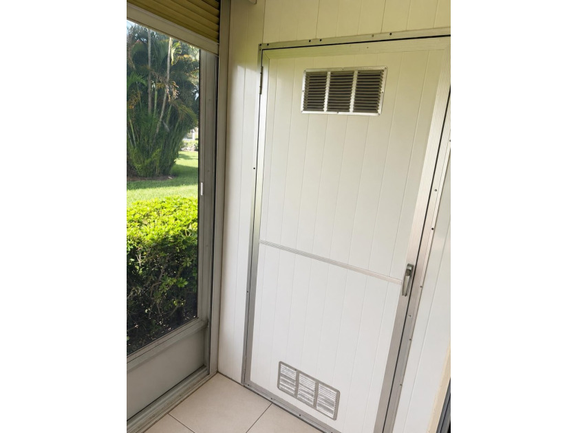 FIRST FLOOR CORNER GEM IN AN ACTIVE 55 + COMMUNITY !!! ENJOY - photo 9