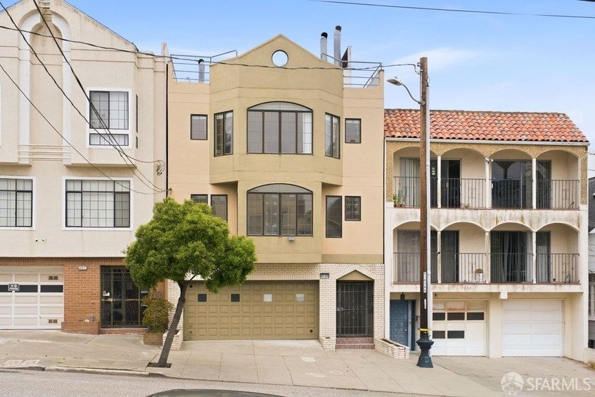 Substantial vacant Richmond District two-family dwelling with - photo 2