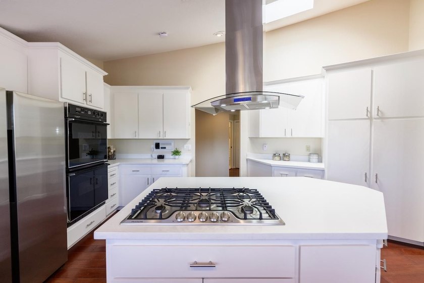 Welcome to this incredible home situated on a spacious corner - photo 10