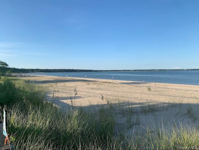 Your North Fork Escape Awaits...Discover the charm of coastal - photo 45