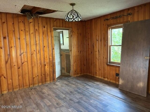 This property is now under auction terms. All Bids must be - photo 15