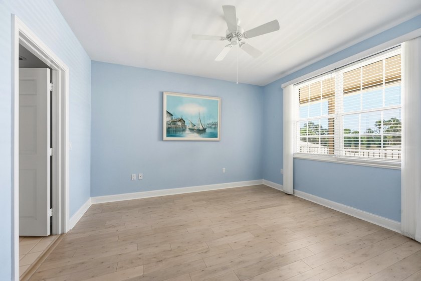 Experience spacious luxury in the largest corner unit in Camden - photo 22