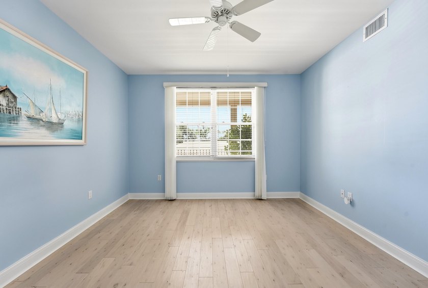 Experience spacious luxury in the largest corner unit in Camden - photo 25