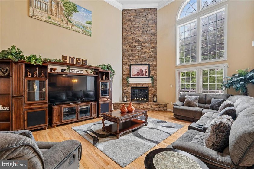 Look no further!! You will love the feel of this huge 3-level - photo 3