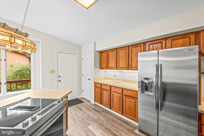 Welcome to this beautifully refreshed 3-bedroom, 2-bath rambler - photo 17