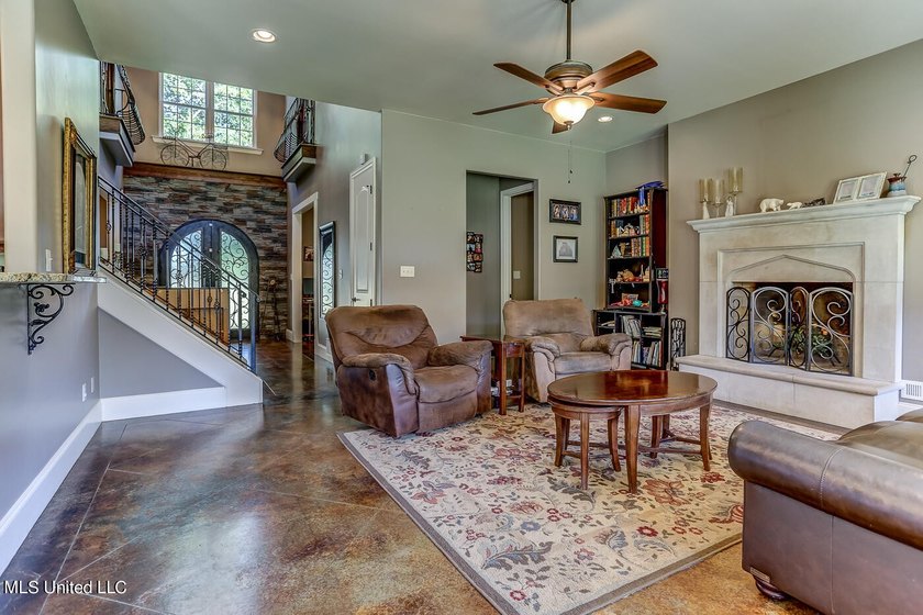 Live in Your Second Favorite Resort Vacation: Serene 5-Bedroom - photo 20