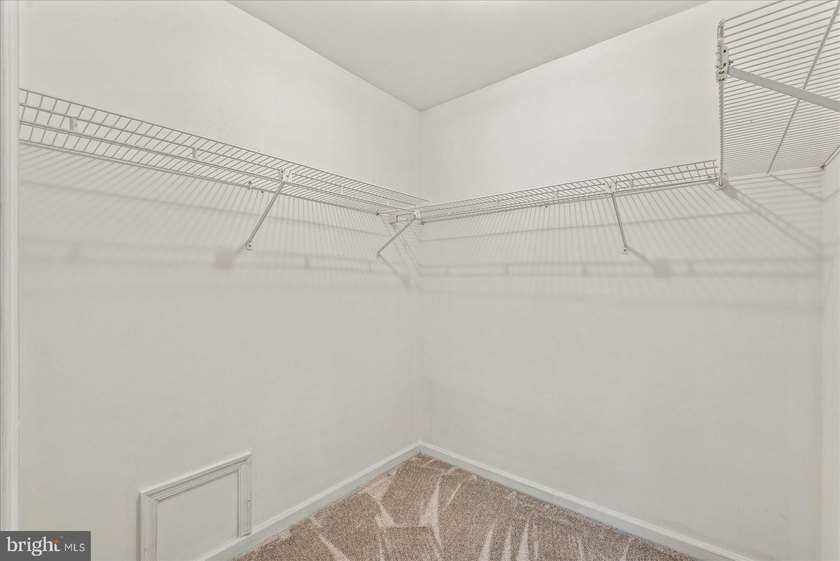 Welcome to this beautifully refreshed 3-bedroom, 2-bath rambler - photo 22
