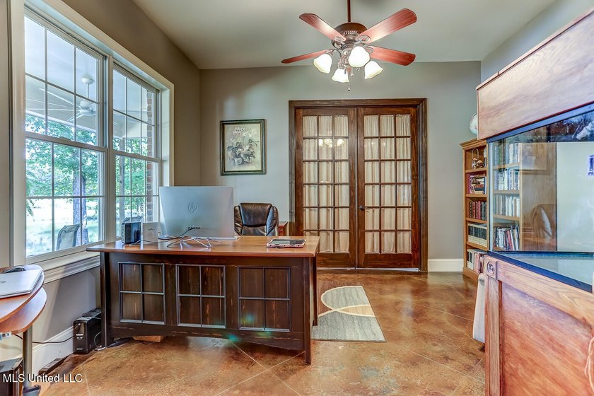 Live in Your Second Favorite Resort Vacation: Serene 5-Bedroom - photo 23