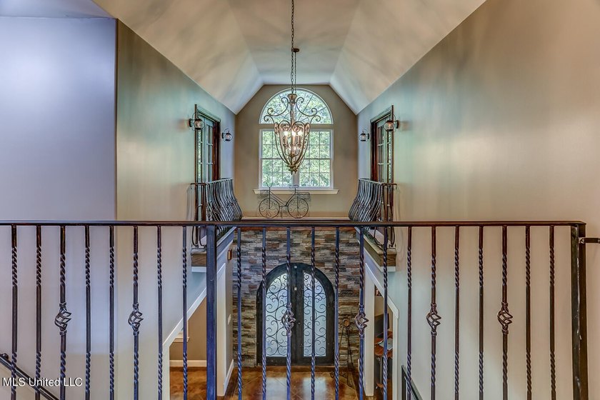 Live in Your Second Favorite Resort Vacation: Serene 5-Bedroom - photo 33