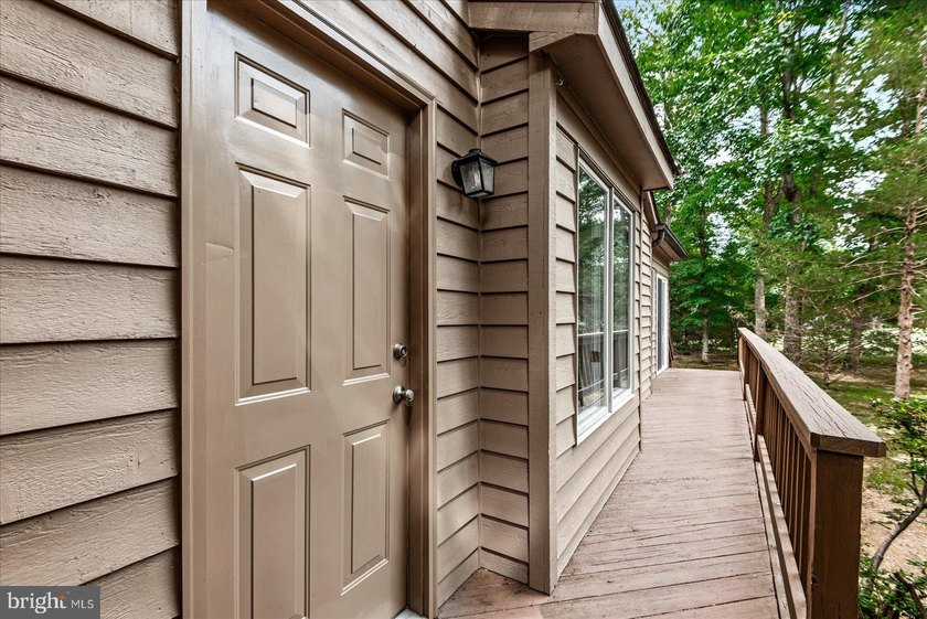 Welcome to this beautifully refreshed 3-bedroom, 2-bath rambler - photo 37
