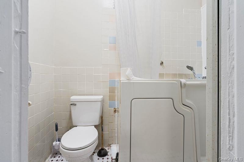 An exceptional investment opportunity in the heart of East New - photo 9