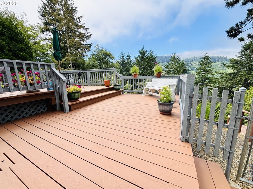 Immaculately maintained cedar sided home on 3.17 private acres - photo 15