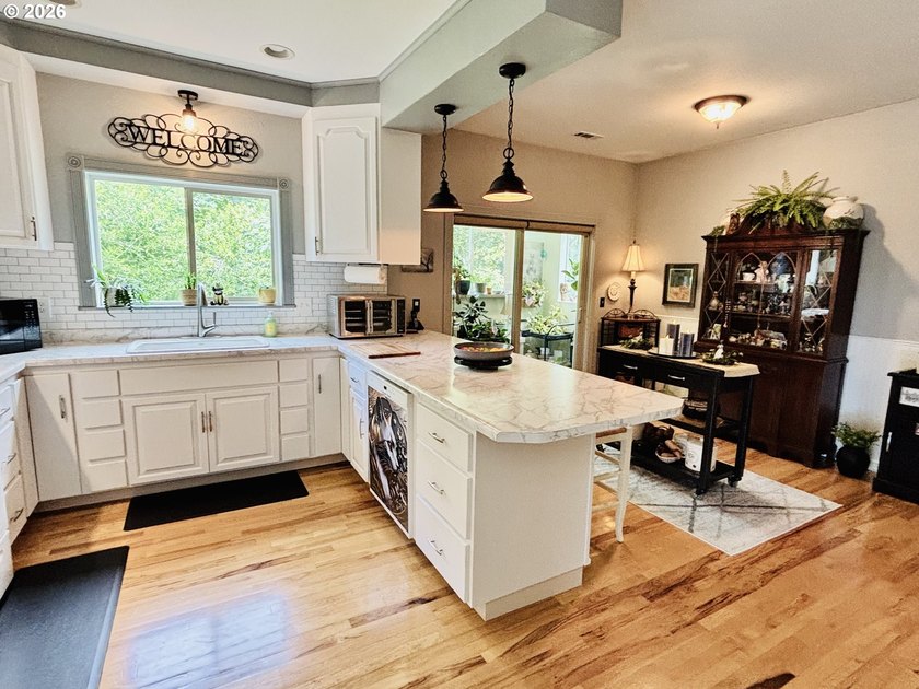 Immaculately maintained cedar sided home on 3.17 private acres - photo 19