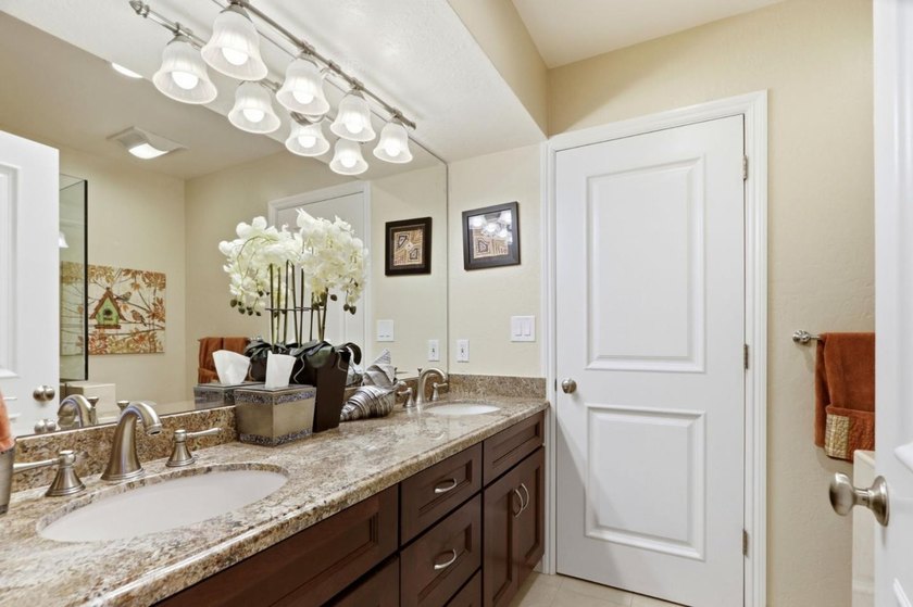 Nestled in Saratoga's highly coveted Golden Triangle, this - photo 16