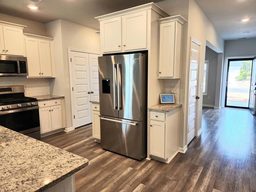 Price Improvement! Welcome to your dream home, this is the ONE - photo 17