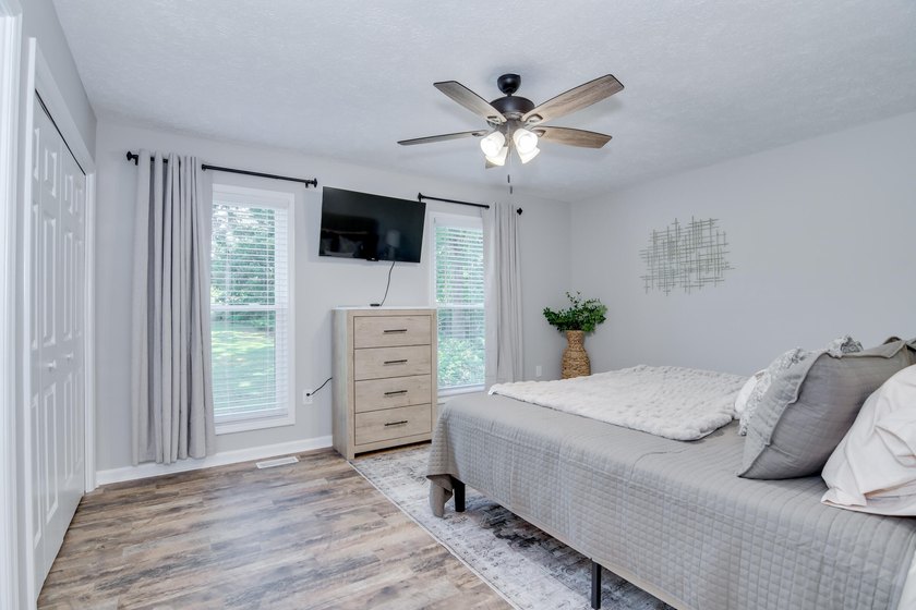 Located just 20 minutes from Evans, this updated Modoc lakehouse - photo 19