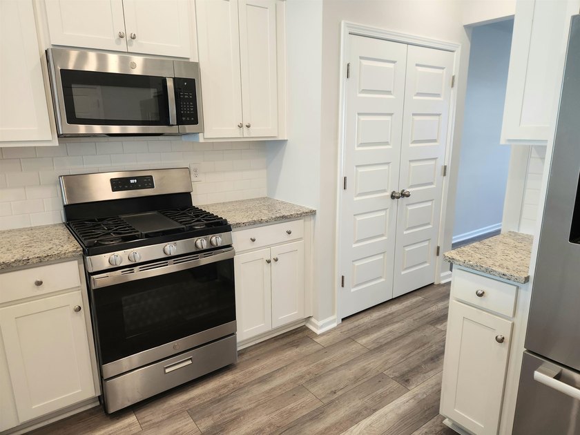 Price Improvement! Welcome to your dream home, this is the ONE - photo 20